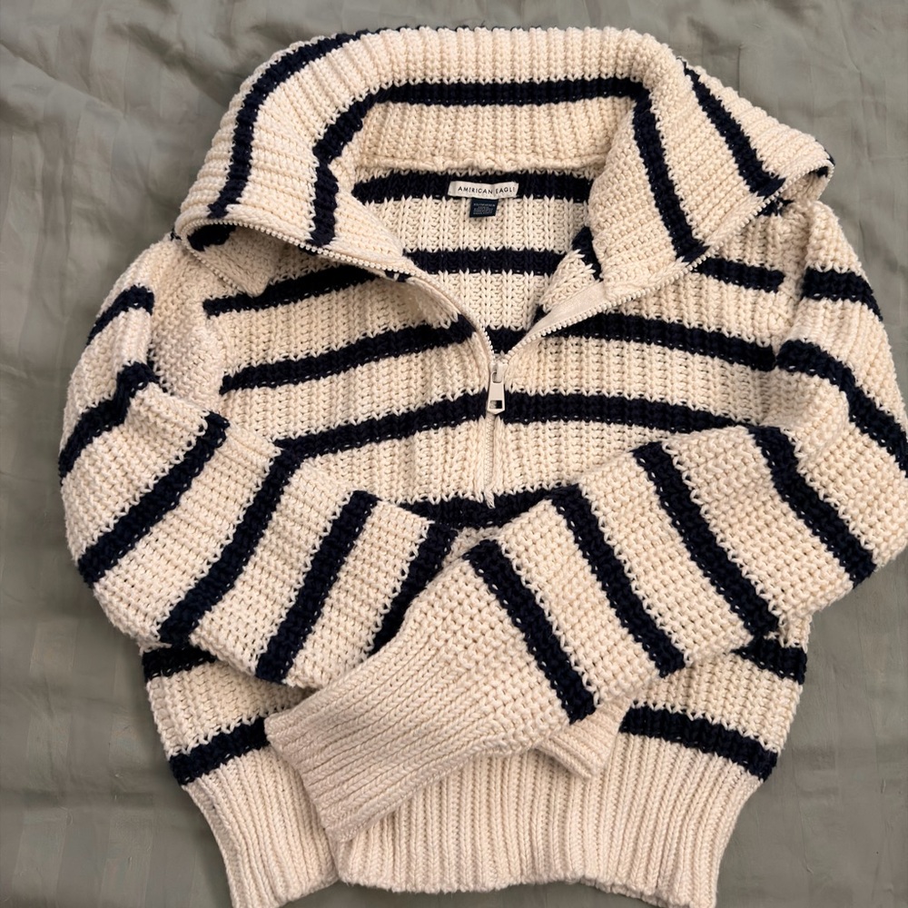 American Eagle Outfitters Navy and Cream Knit Sweater